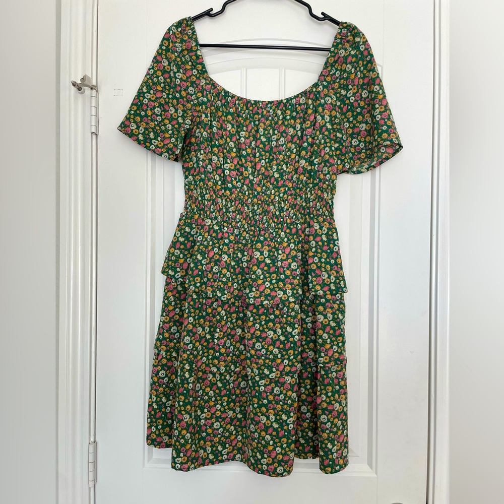 Short sleeve knee length dress